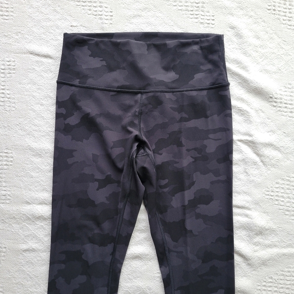 Lululemon Wunder Under High-Rise Crop 23" *Full-On Luxtreme - Picture 3 of 10